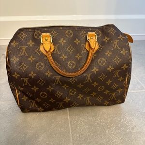 Louis Vuitton Speedy 30.
